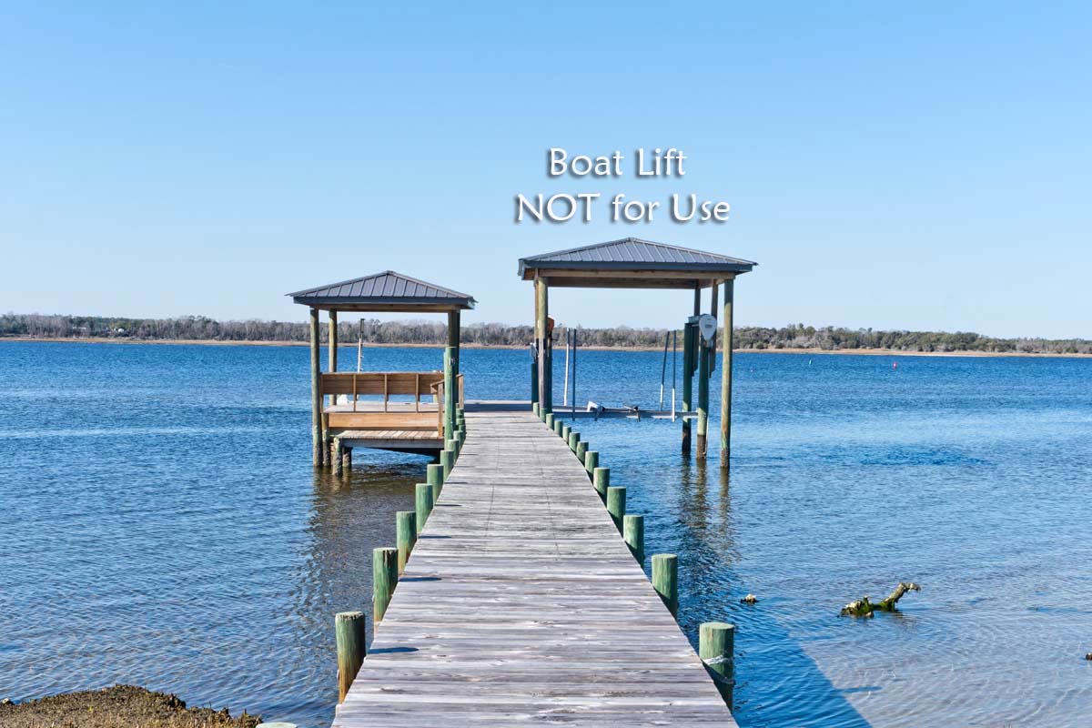 Boat Lift is NOT for Guest
