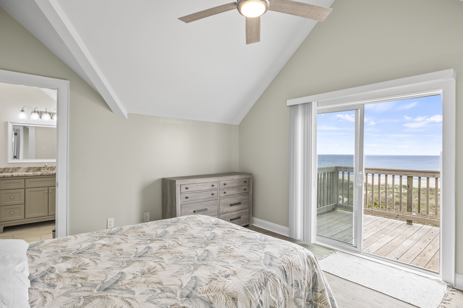 3rd Floor Bedroom w/ Queen Bed & Balcony