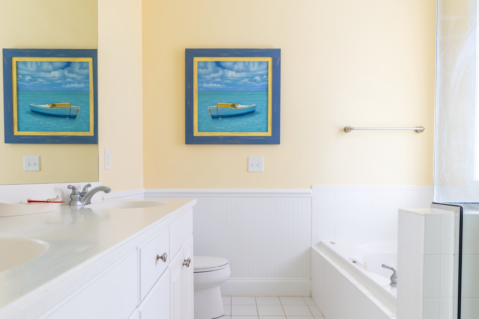 1st Level Oceanfront King Bath