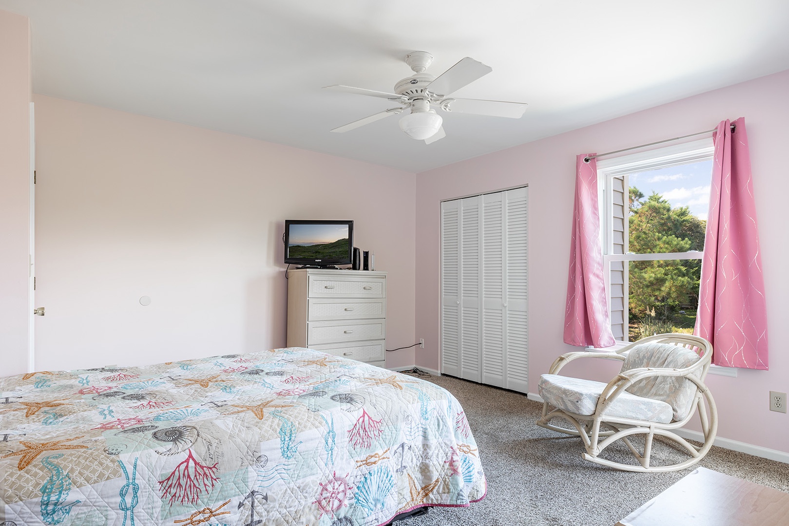 Level One Queen Bedroom with Private Bath