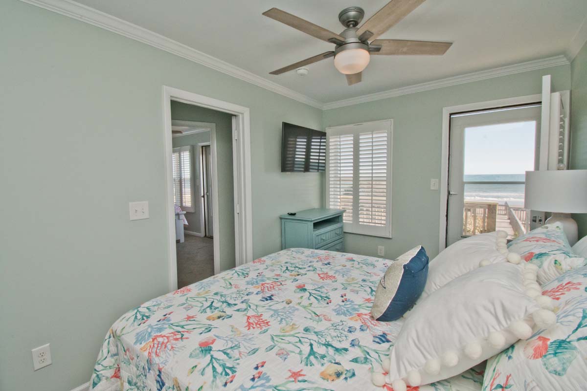 Queen' Room