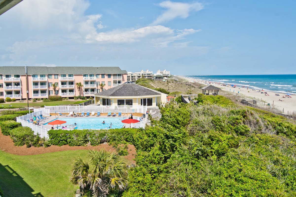 Pebble Beach has an Oceanfront Pool