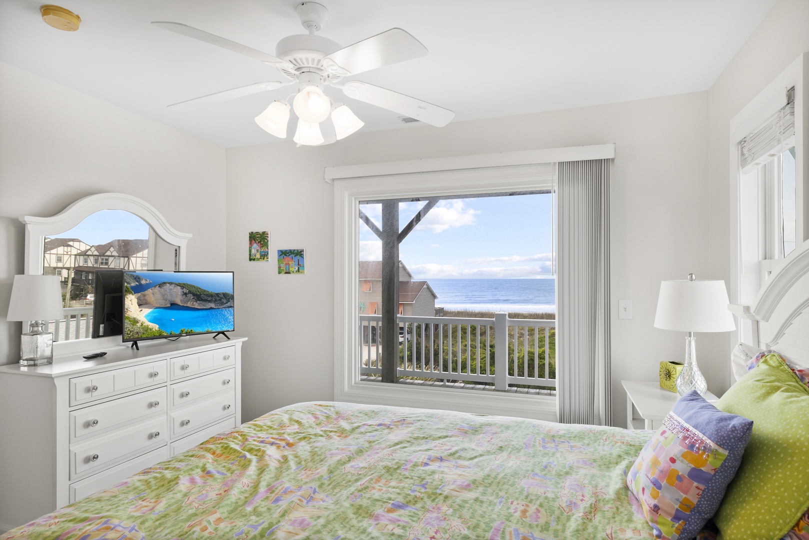 2nd Floor Bedroom w/ Full Bed & Ocean View