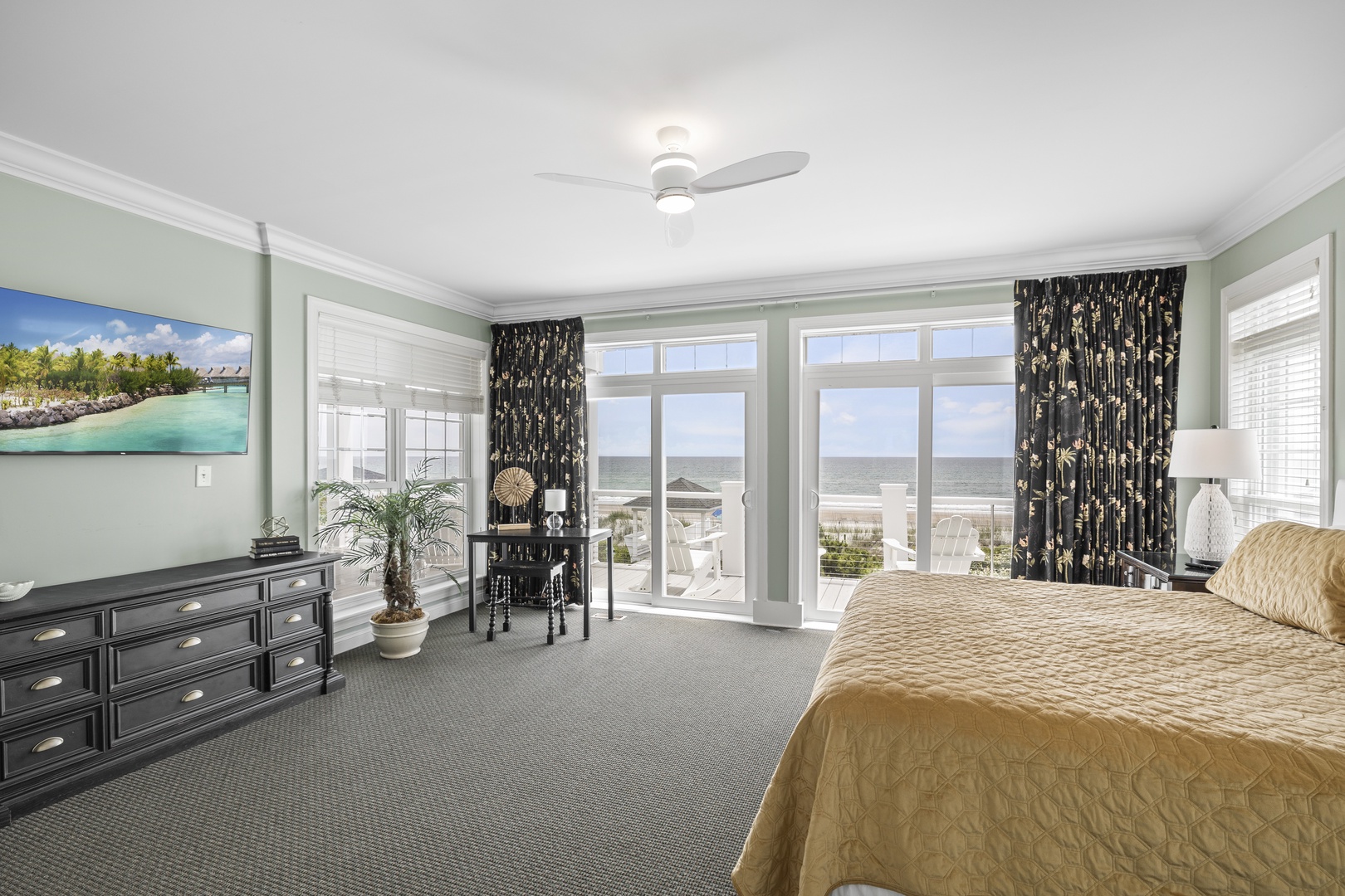 2nd Floor Oceanfront Bedroom w/ King