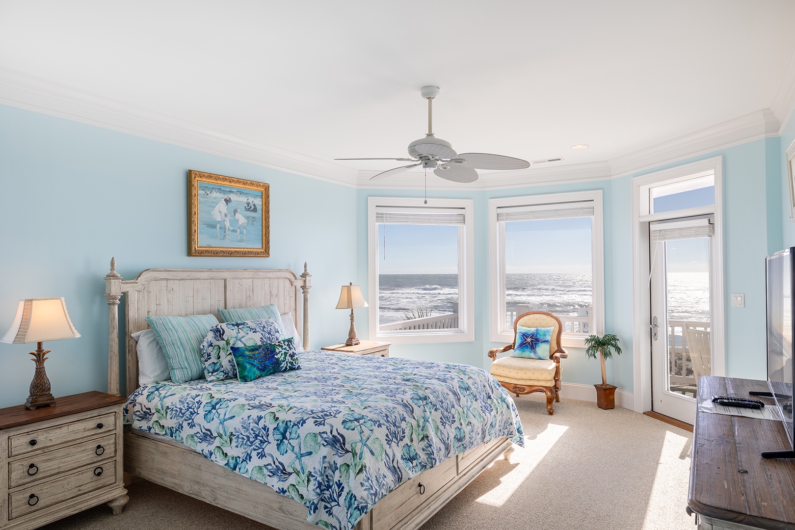 2nd Floor Bedroom w/ King Bed, Oceanside & Balcony Access