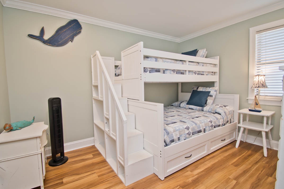 Bedroom with Double/Twin Bunk