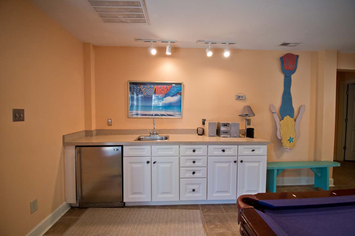 Game Room has Kitchenette