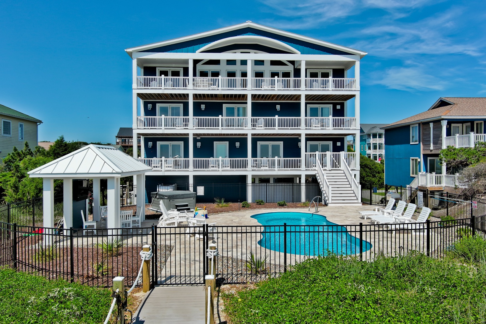 Get Away at Emerald Hideaway