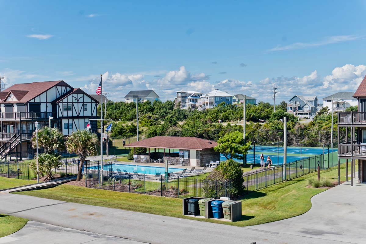Complex Pool & Tennis Courts
