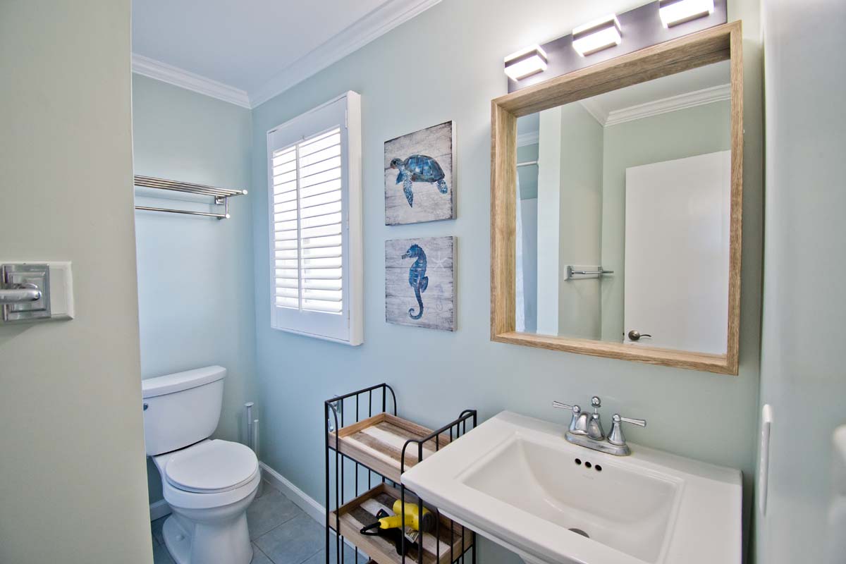 Level Two West Side Full Bath