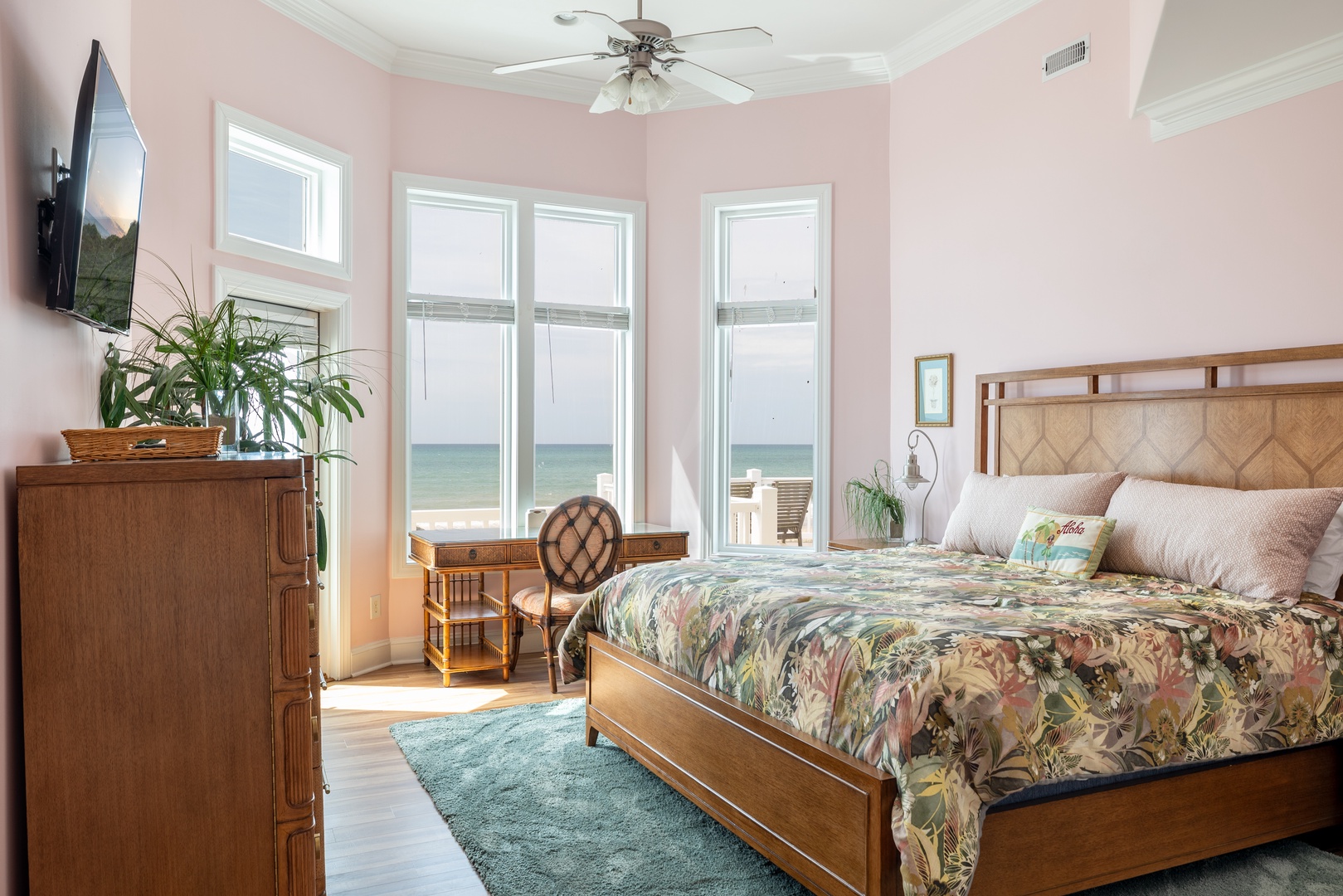 2nd Level Oceanfront Bedroom with King and Private Bath