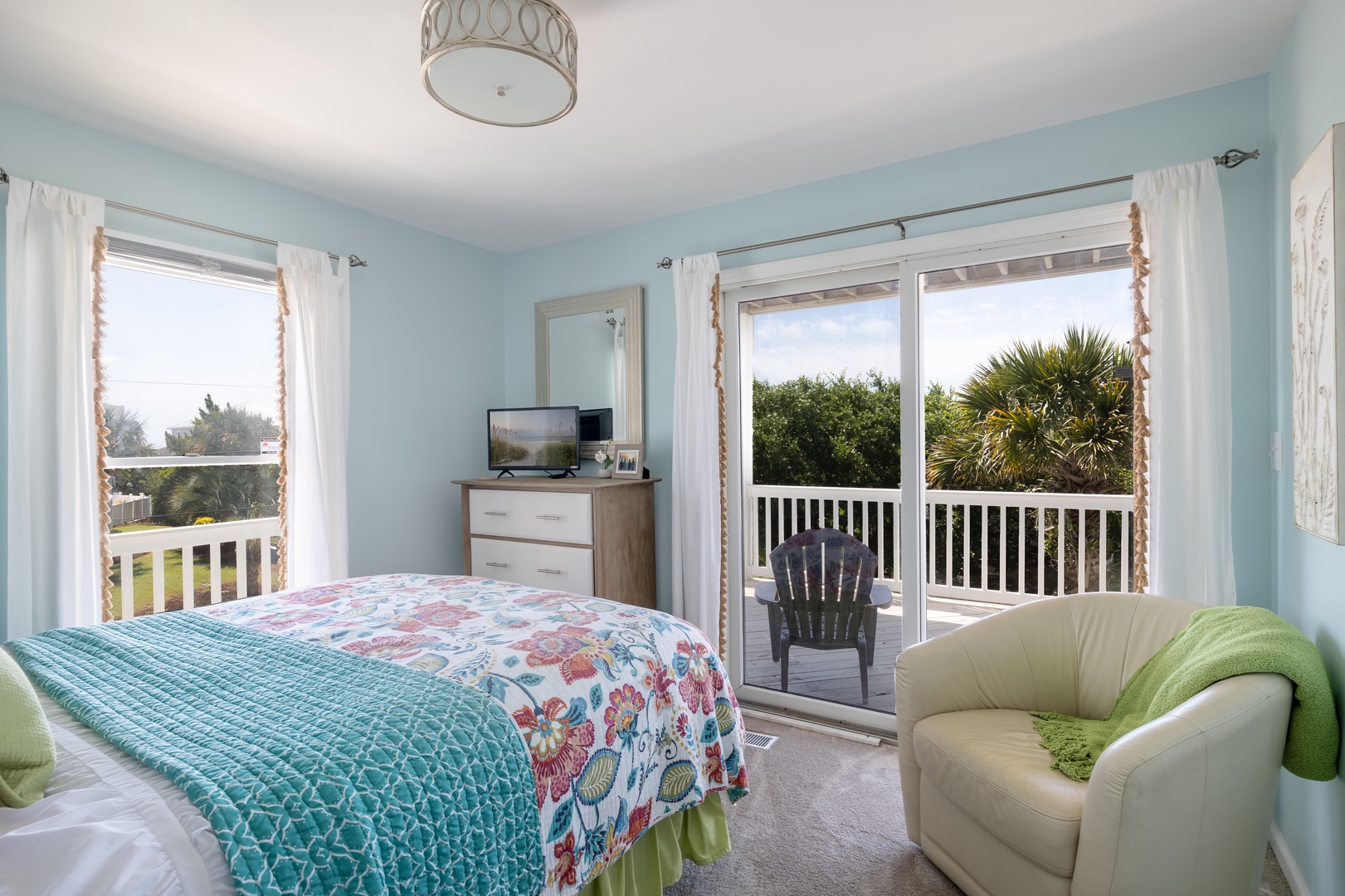 2nd Floor Bedroom w/ Queen Bed, TV, Balcony Access