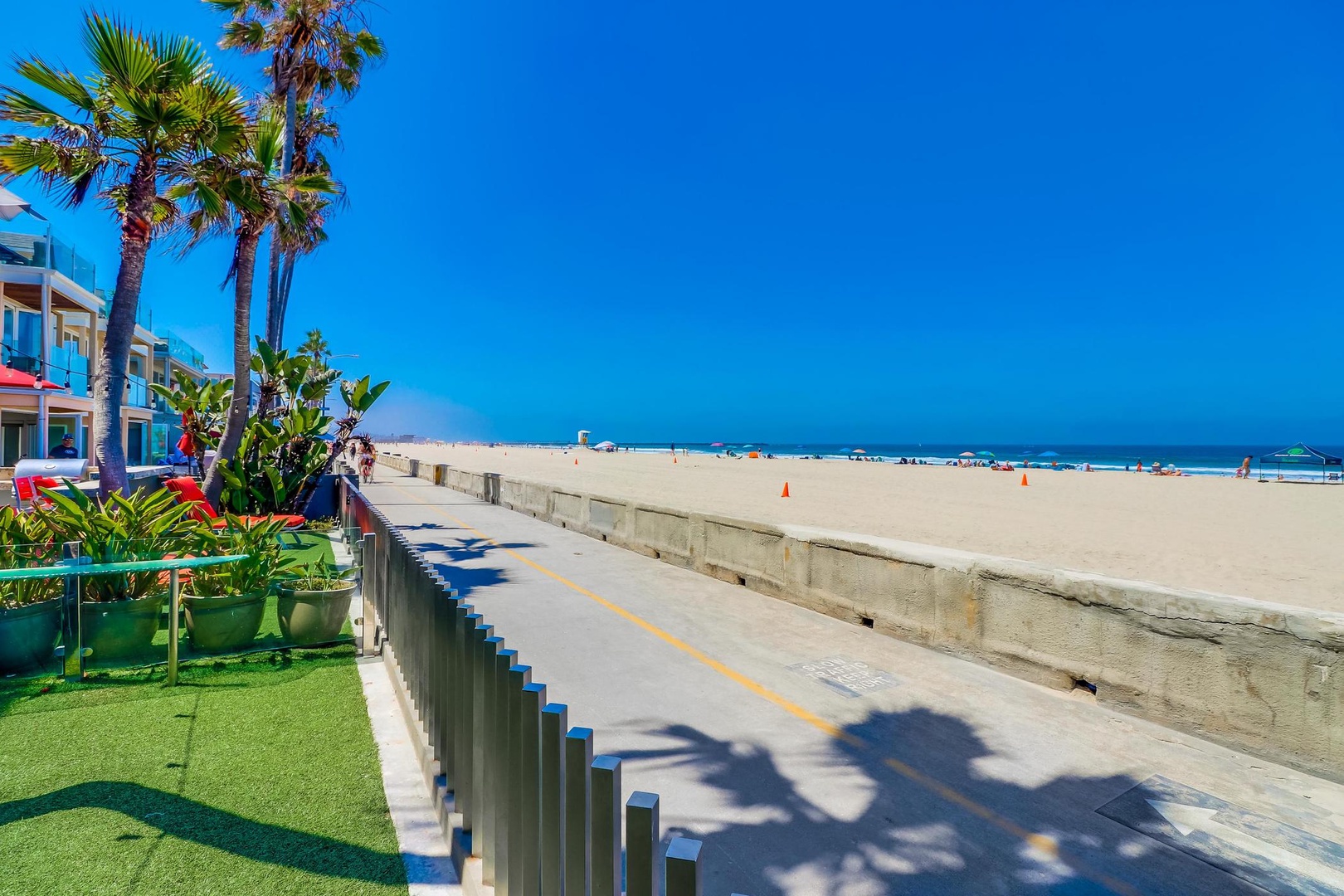 Boardwalk south towards the jetty