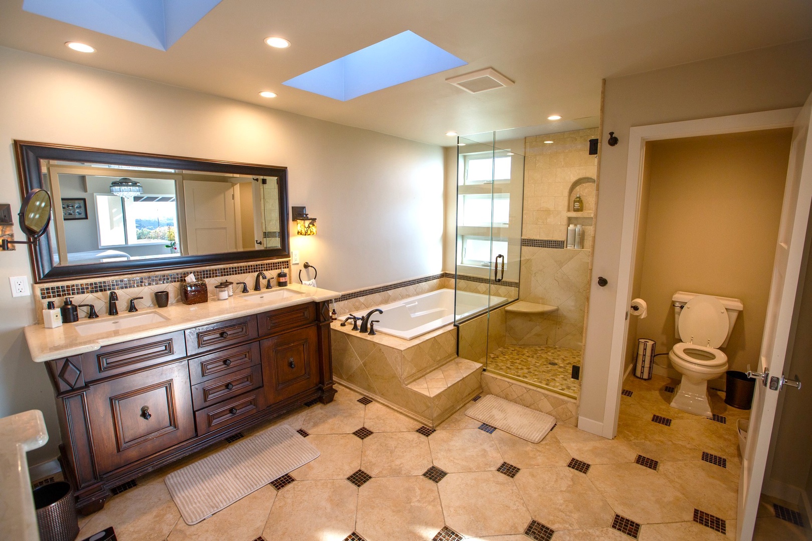 En suite with tub and shower