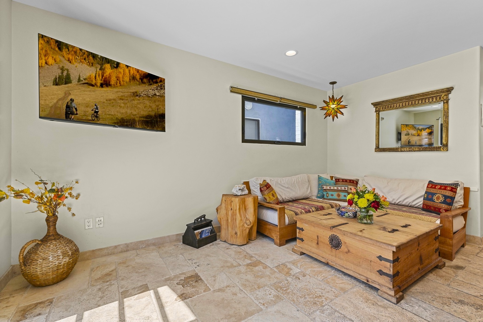 Living area with flat screen TV