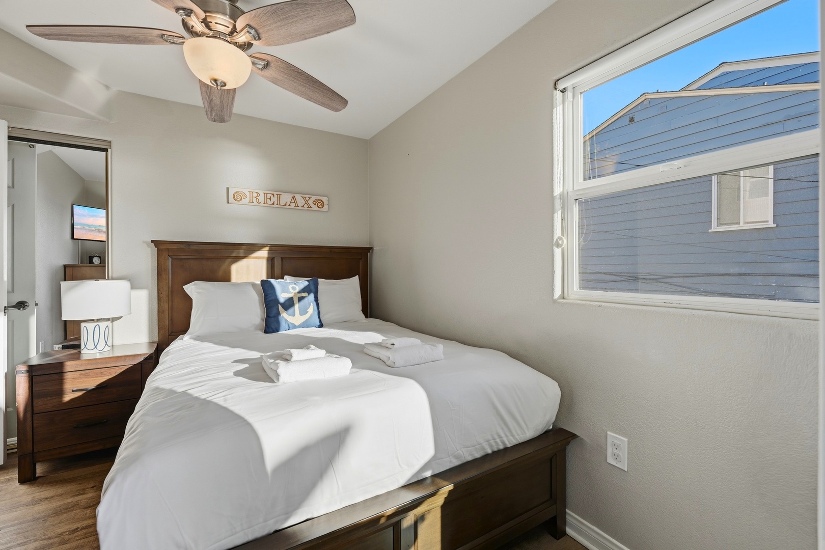 Bedroom 4 with queen bed & TV