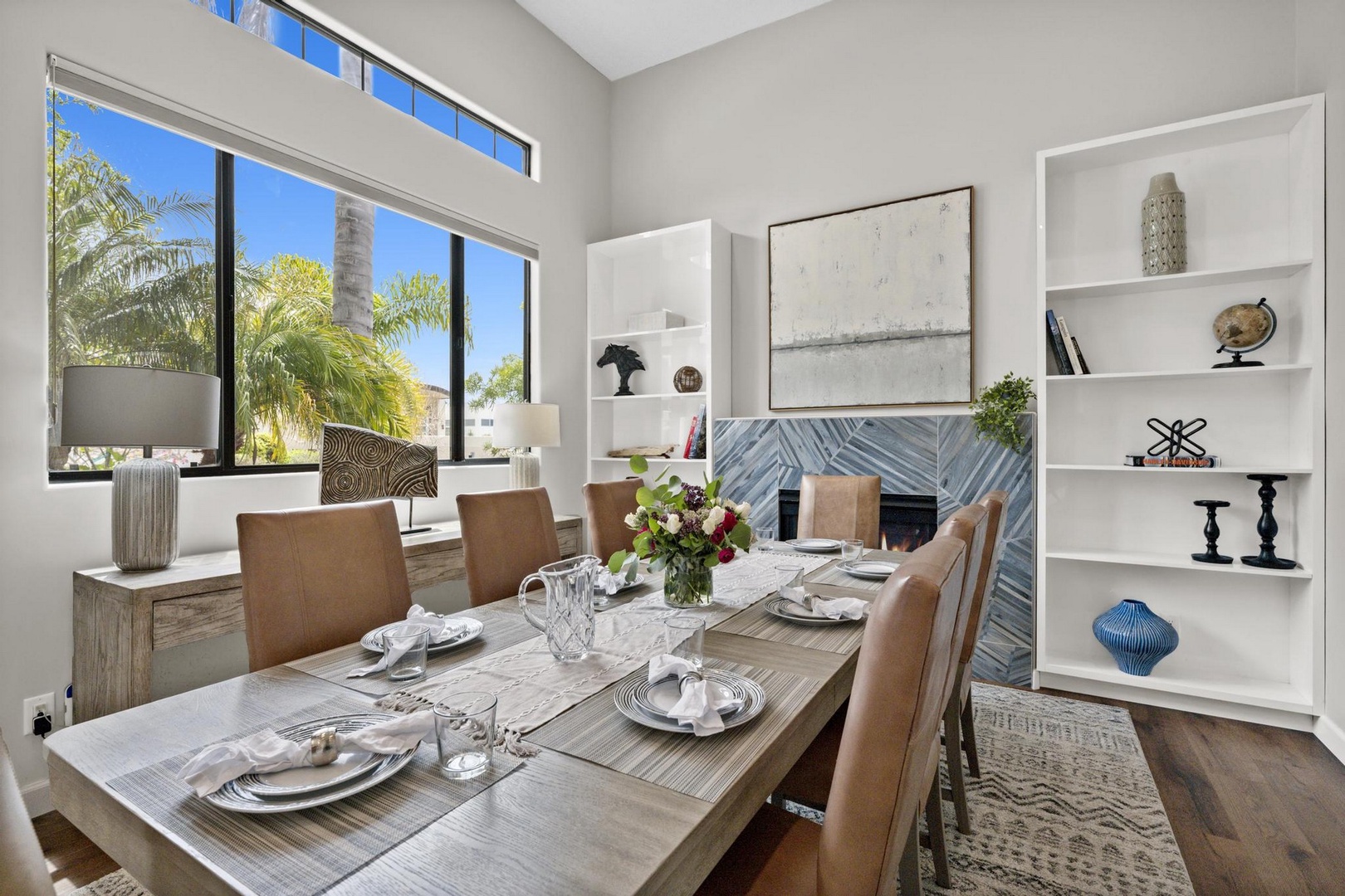 Dining room with fireplace