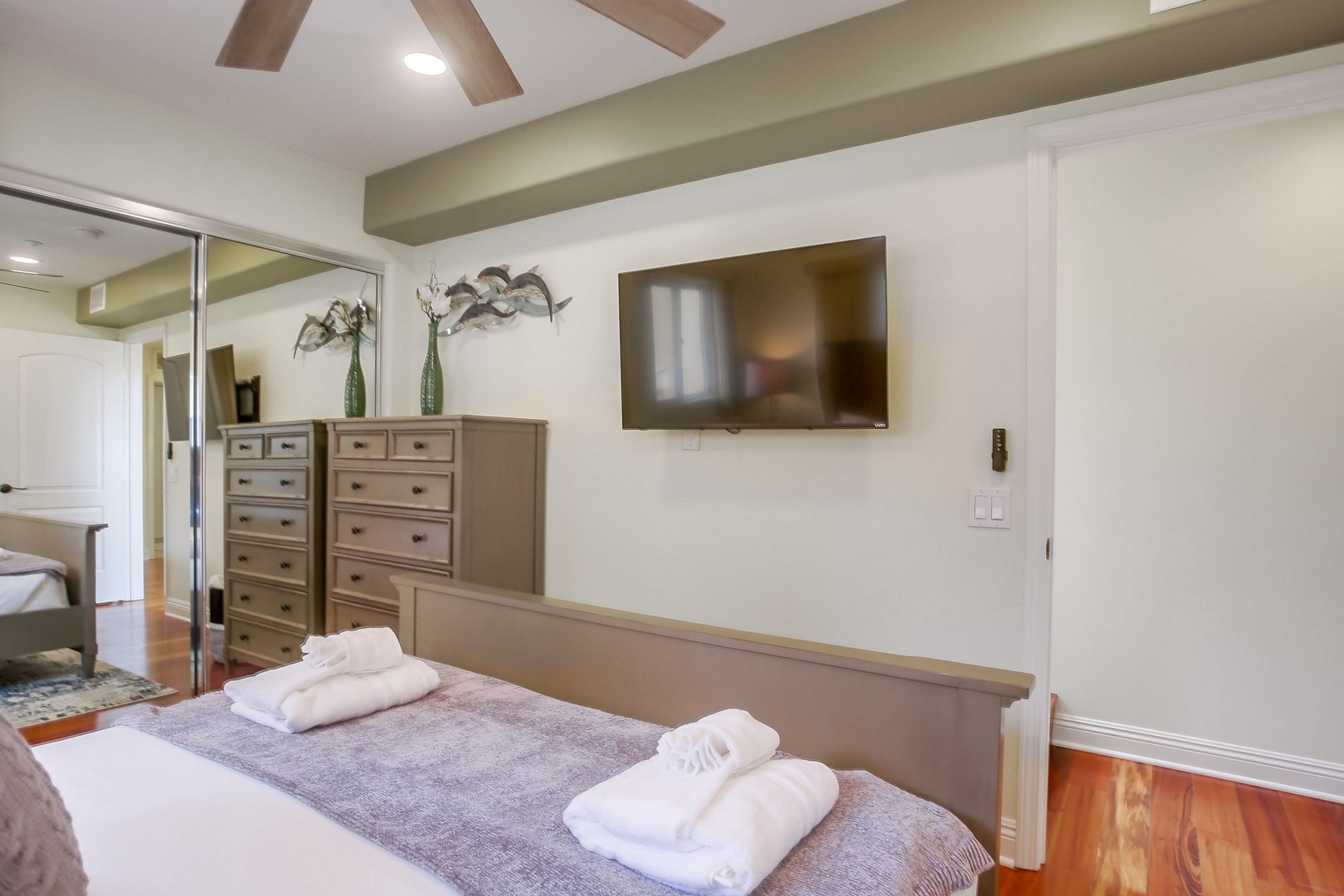 Bedroom 3 with TV and king bed