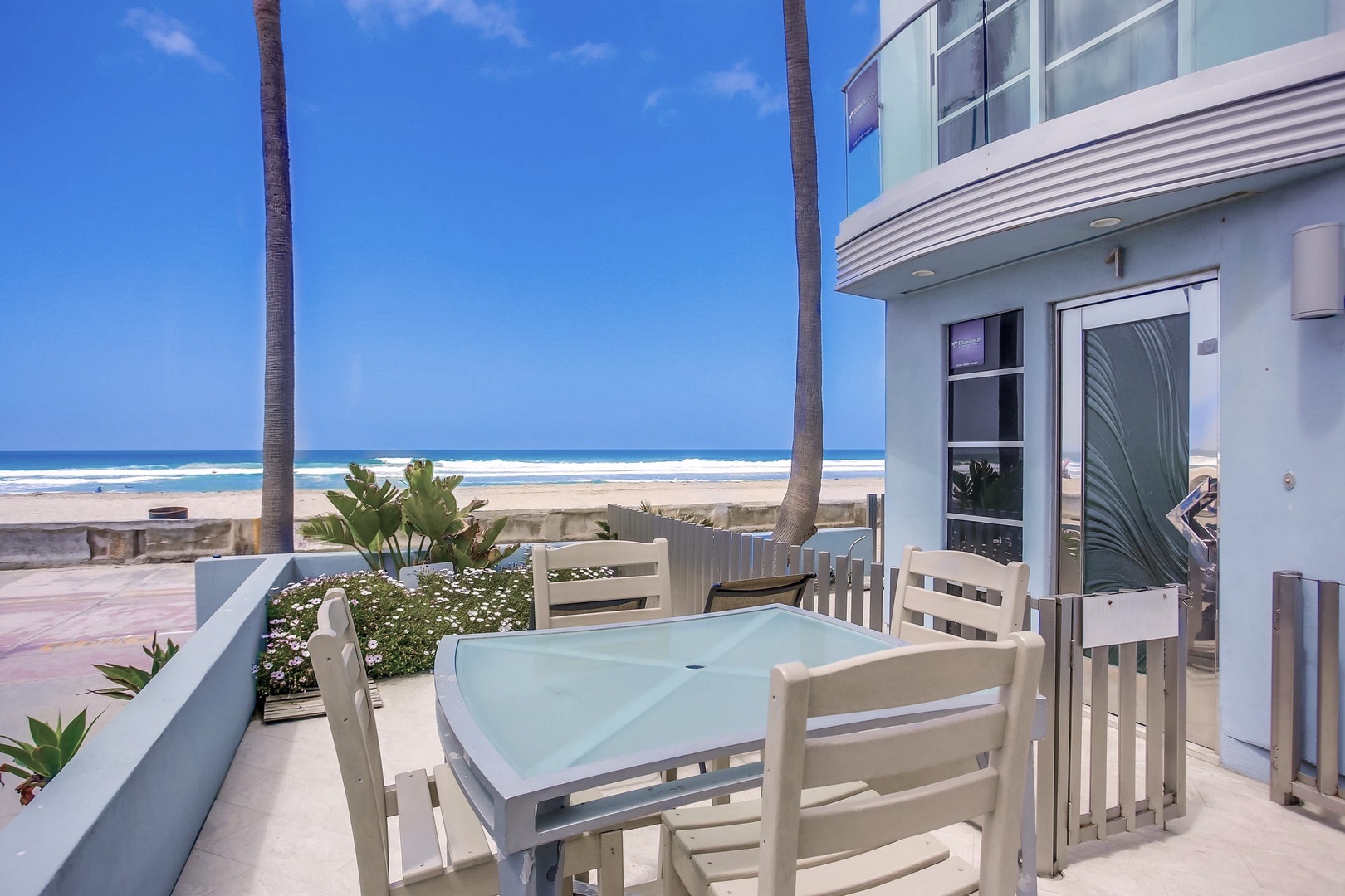 Beach level dining table