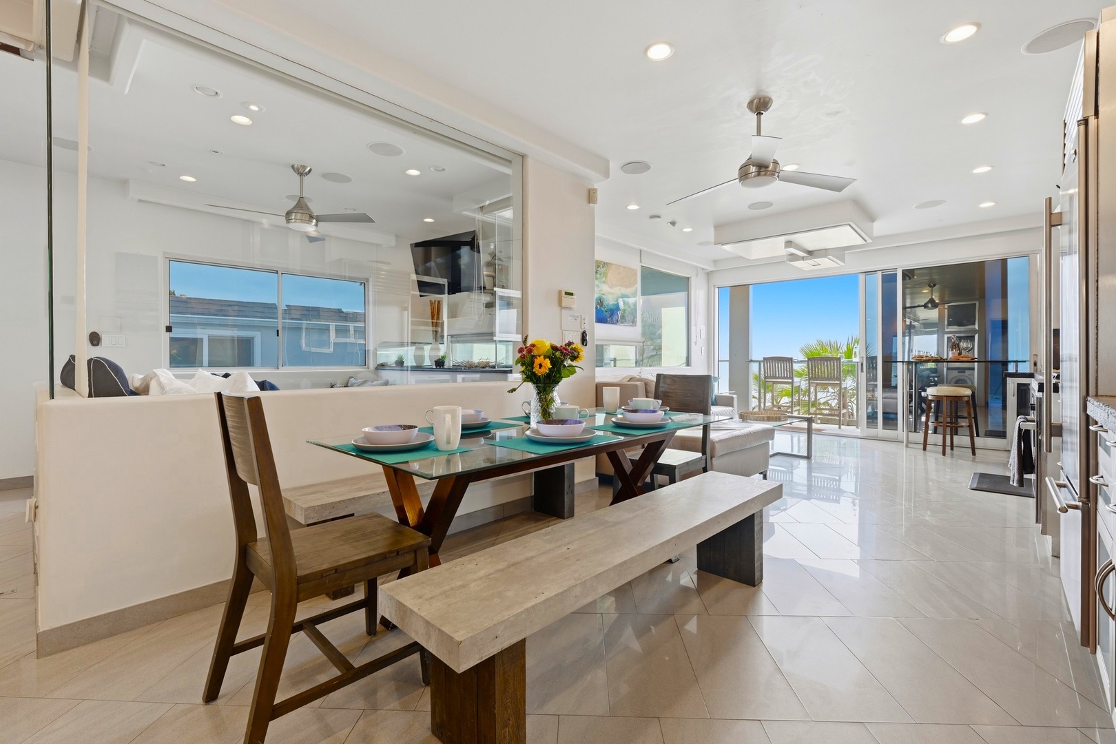 Ocean view dining
