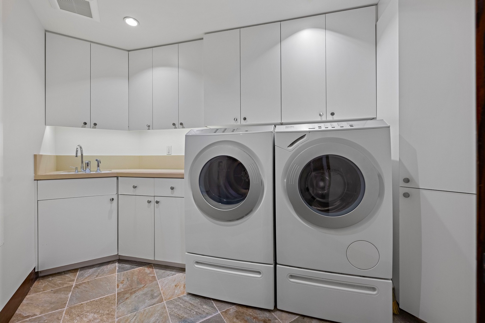 Full-size laundry room