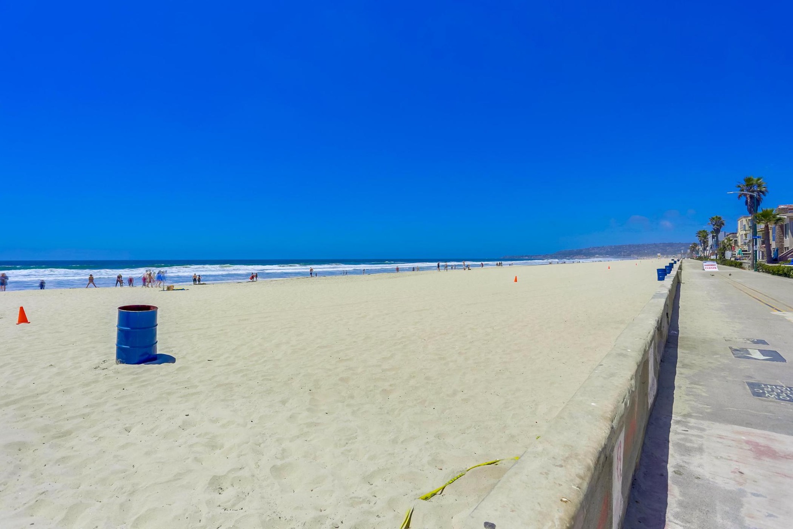 Ocean Front Walk looking north