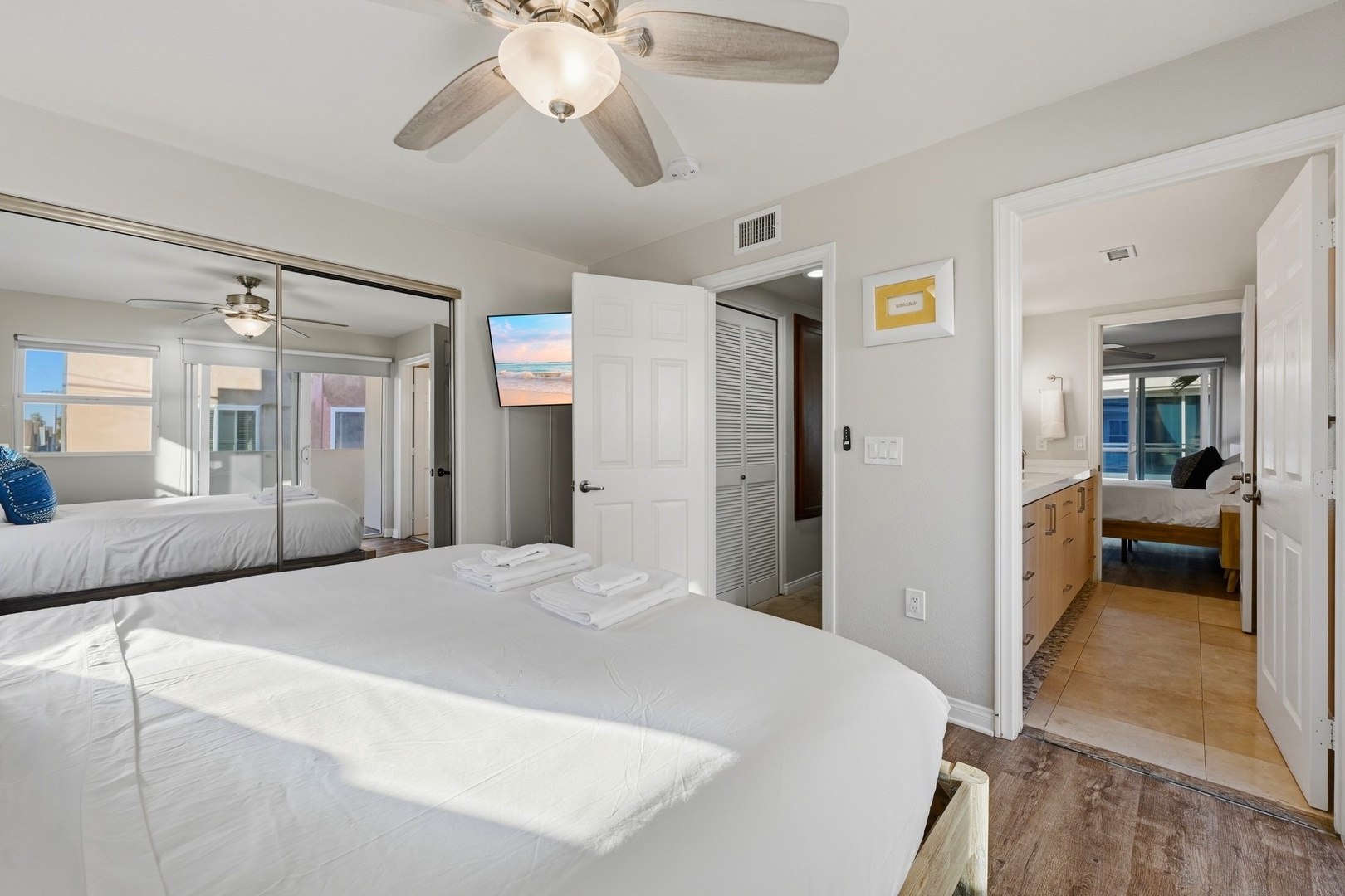 Guest Suite 2 with king bed & TV