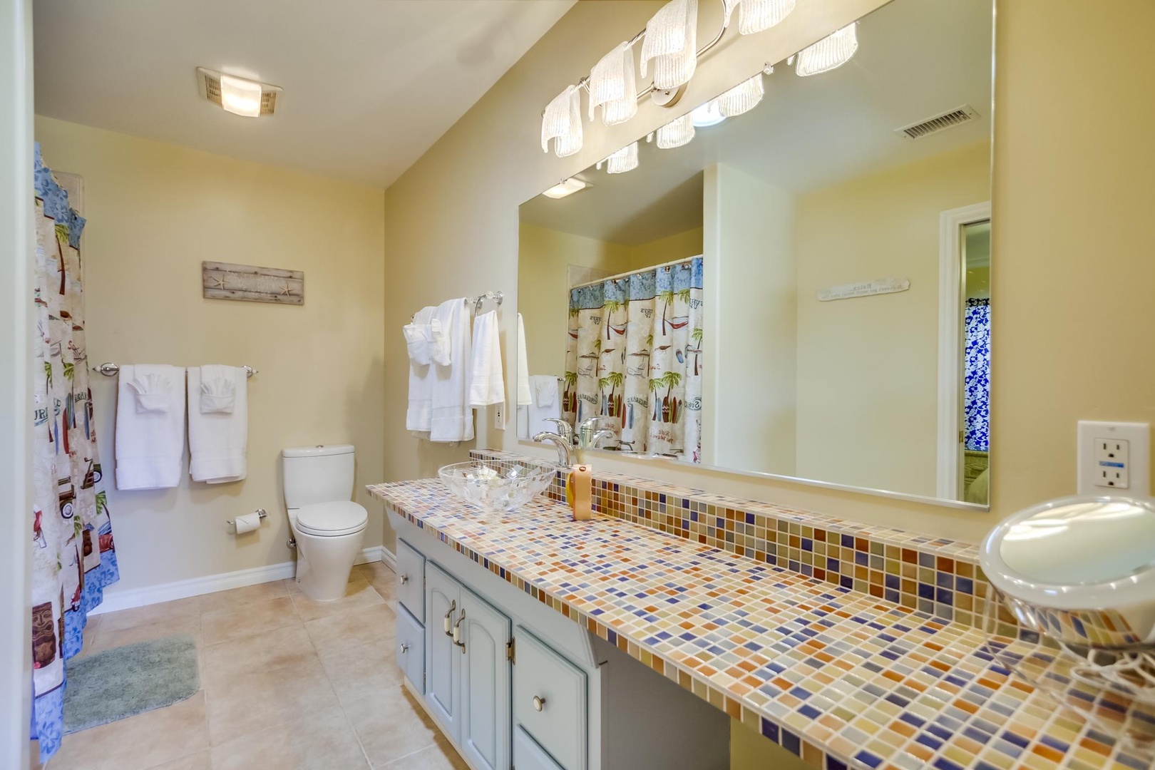 Bathroom 2 with tub/shower combo