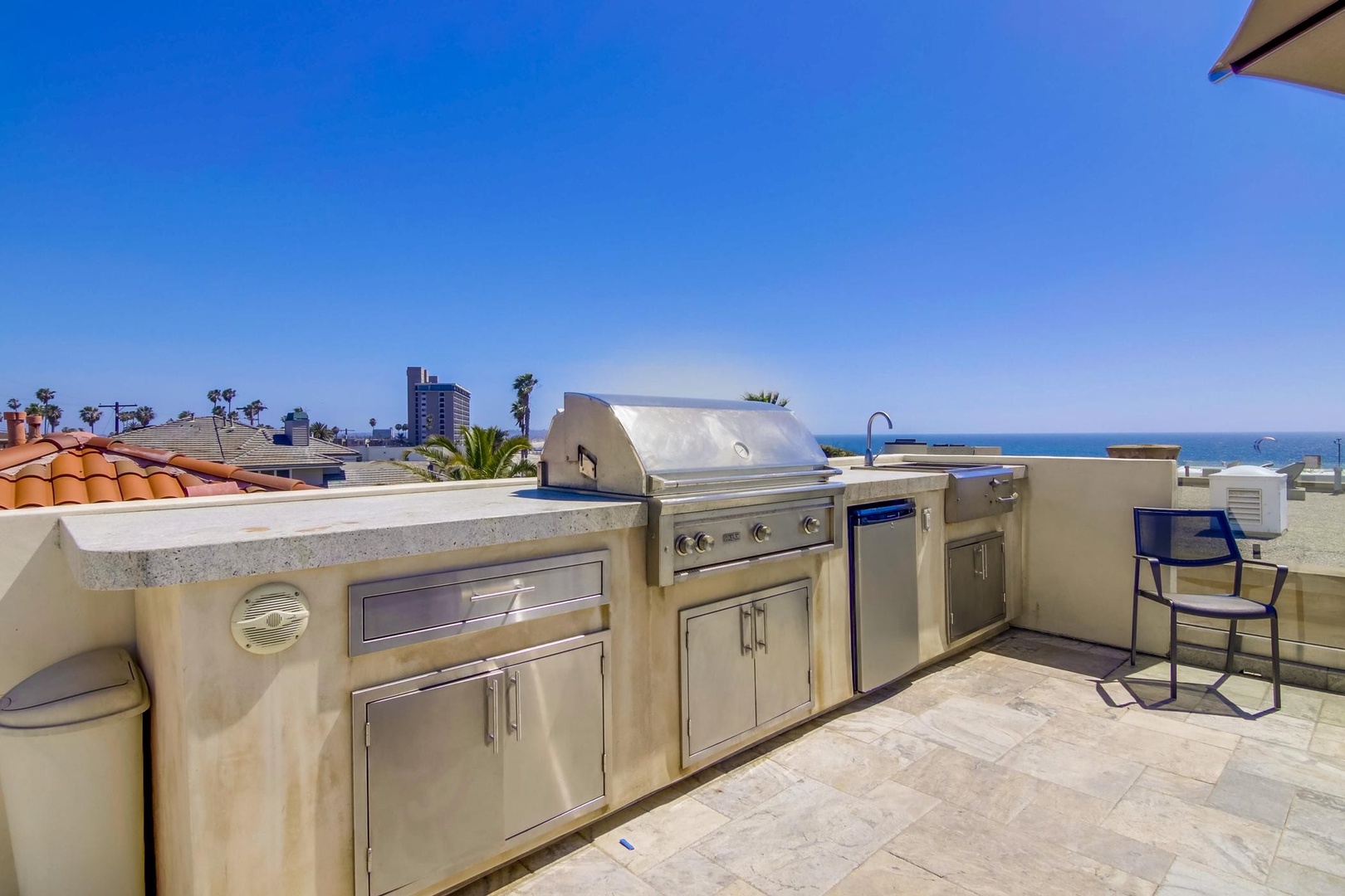 Rooftop BBQ with fridge & sink