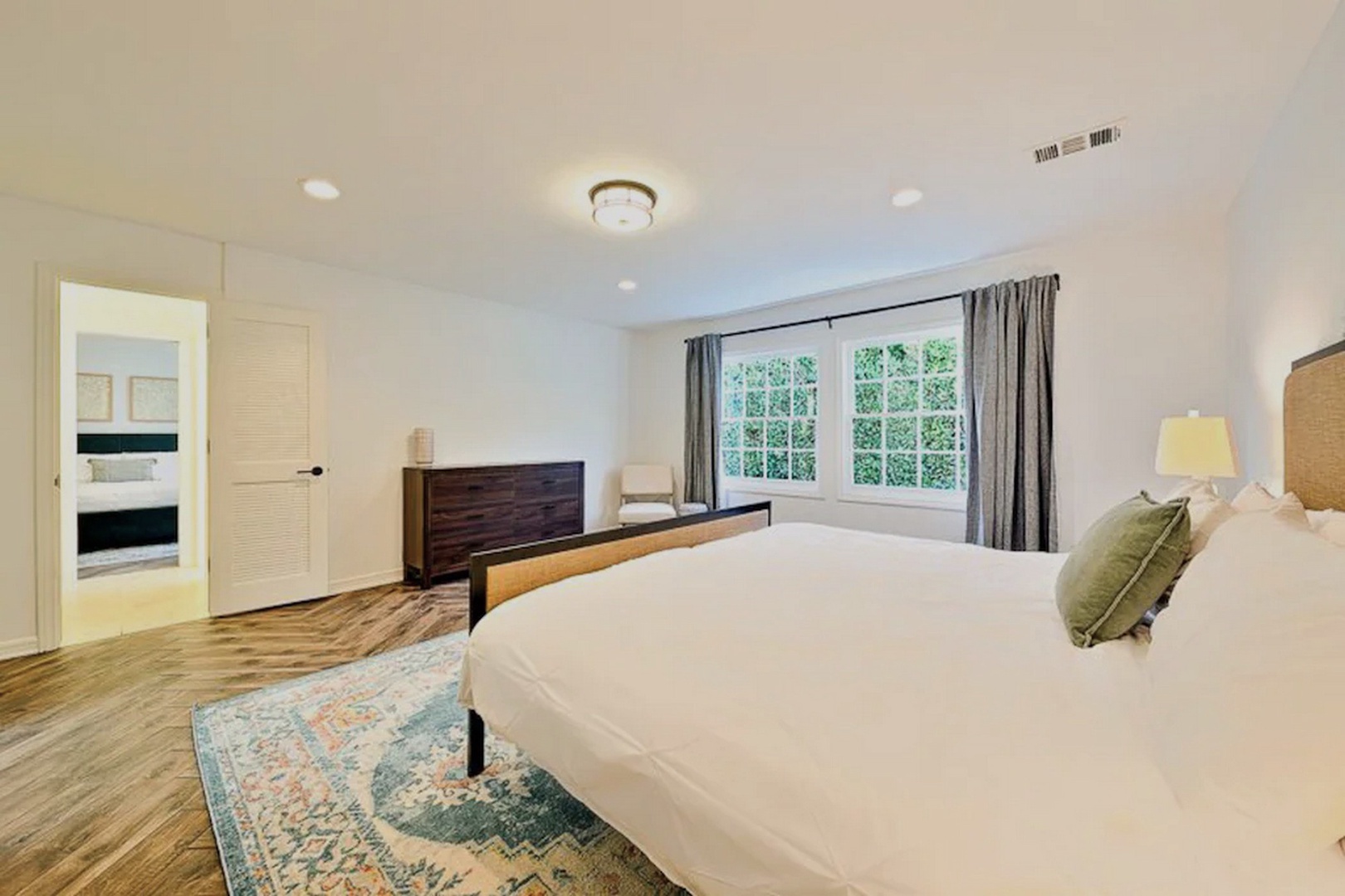 Guest bedroom