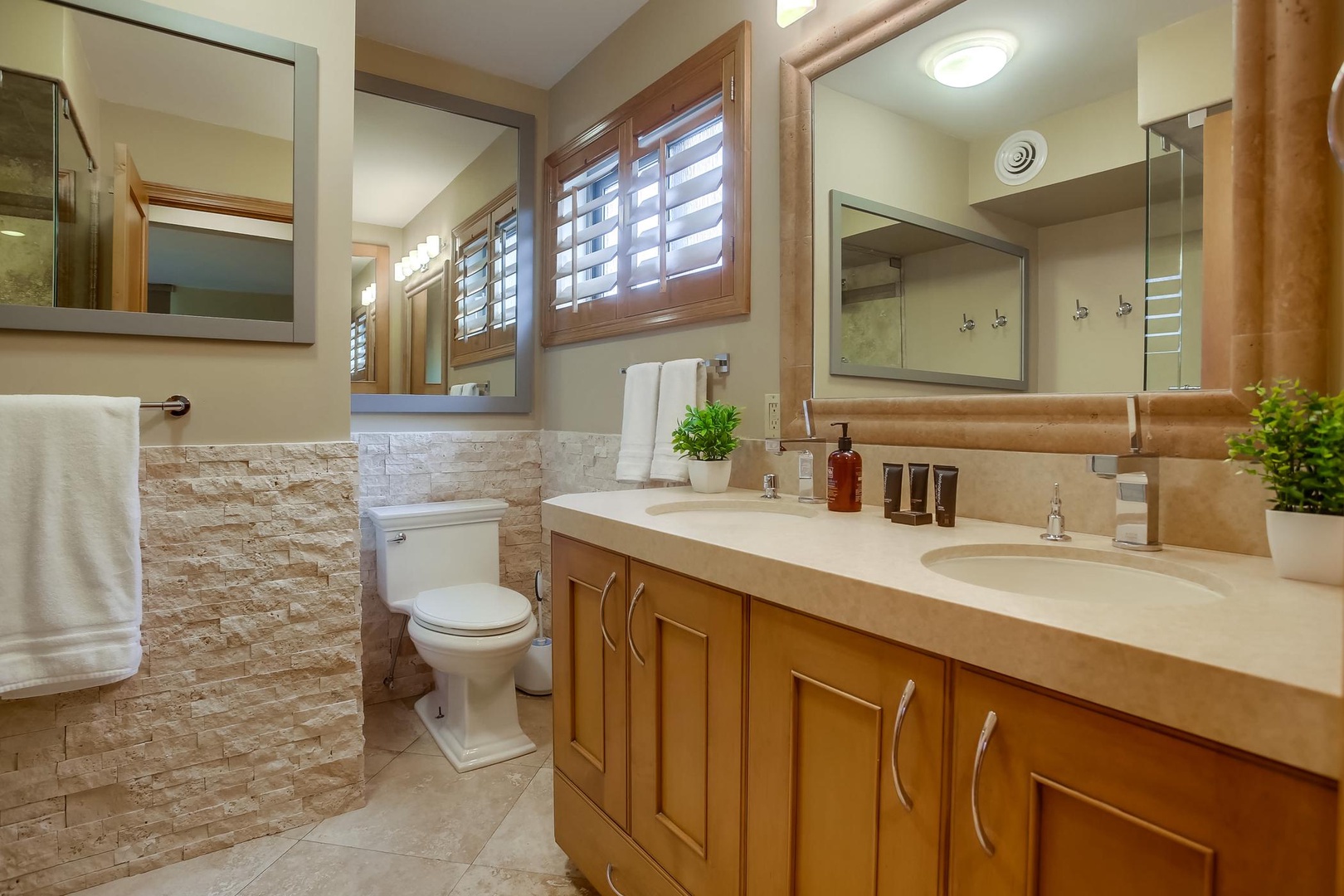 Dual sink vanity