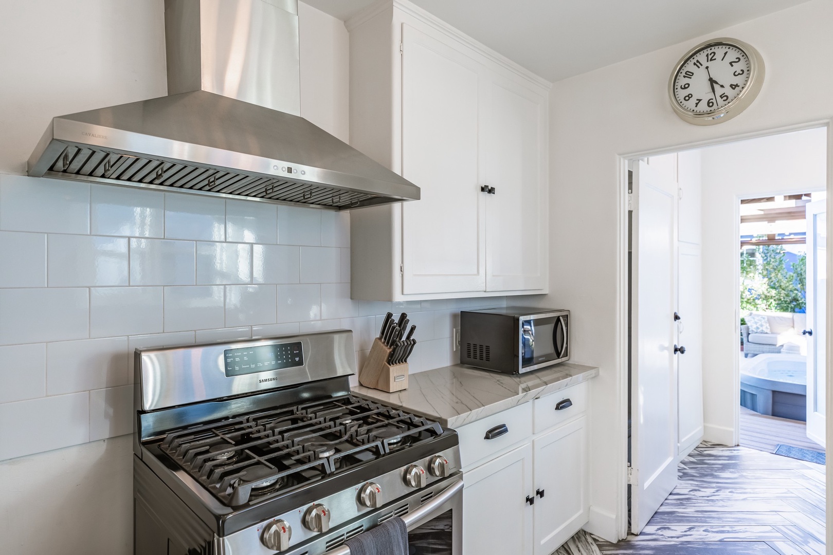 Stainless appliances with gas stove