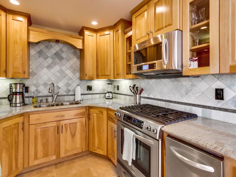 Vacation rental kitchen