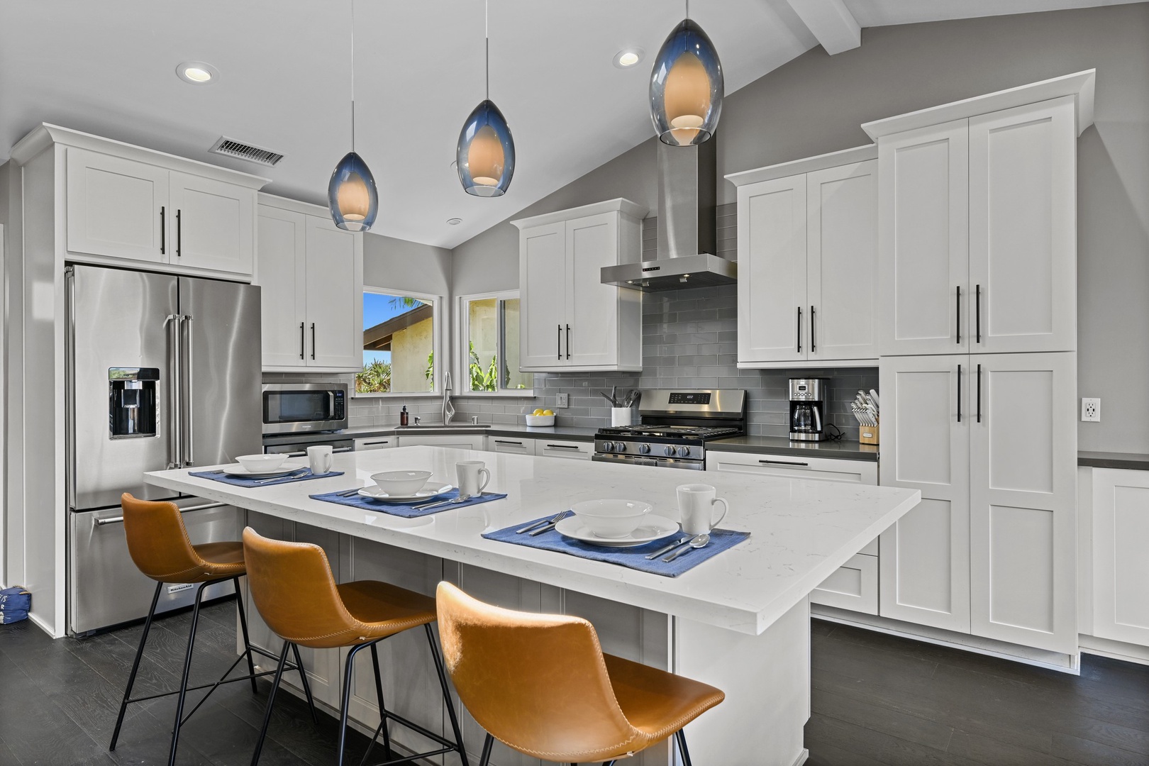 Breakfast bar island