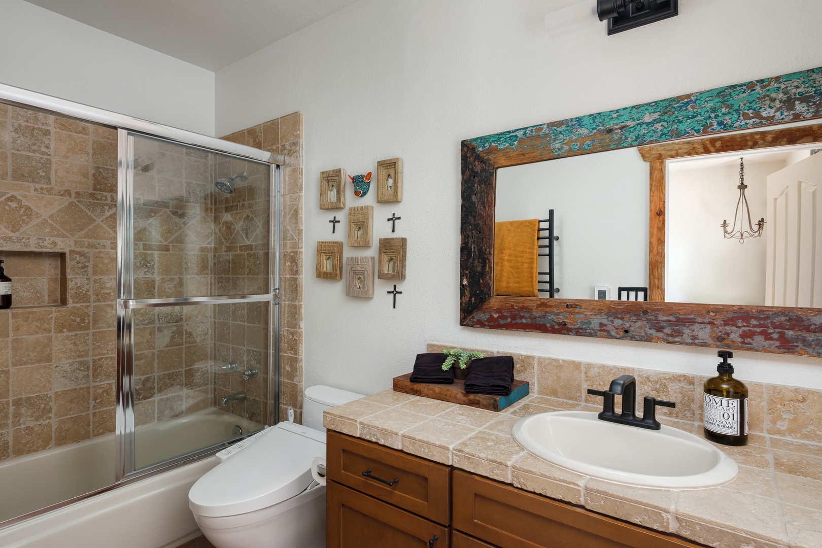 En Suite: Tub/shower, heated floors