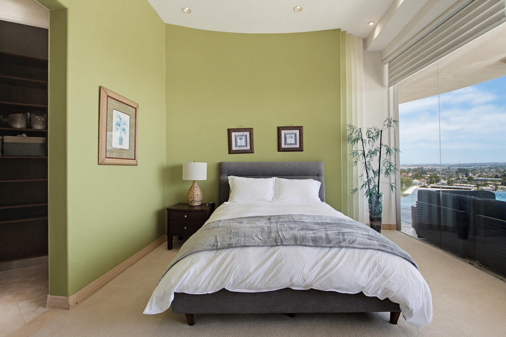 Bedroom Suite 2 with queen bed