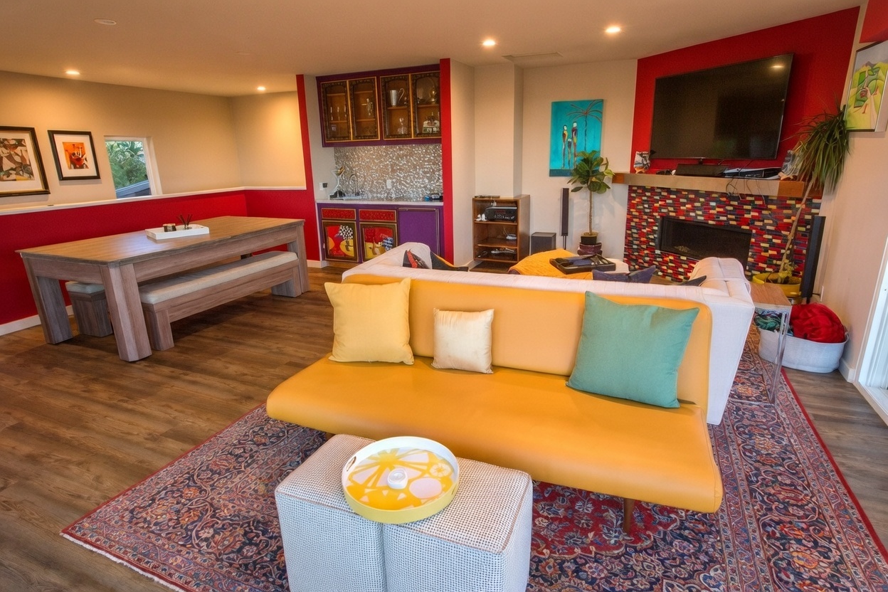 Upstairs View Lounge