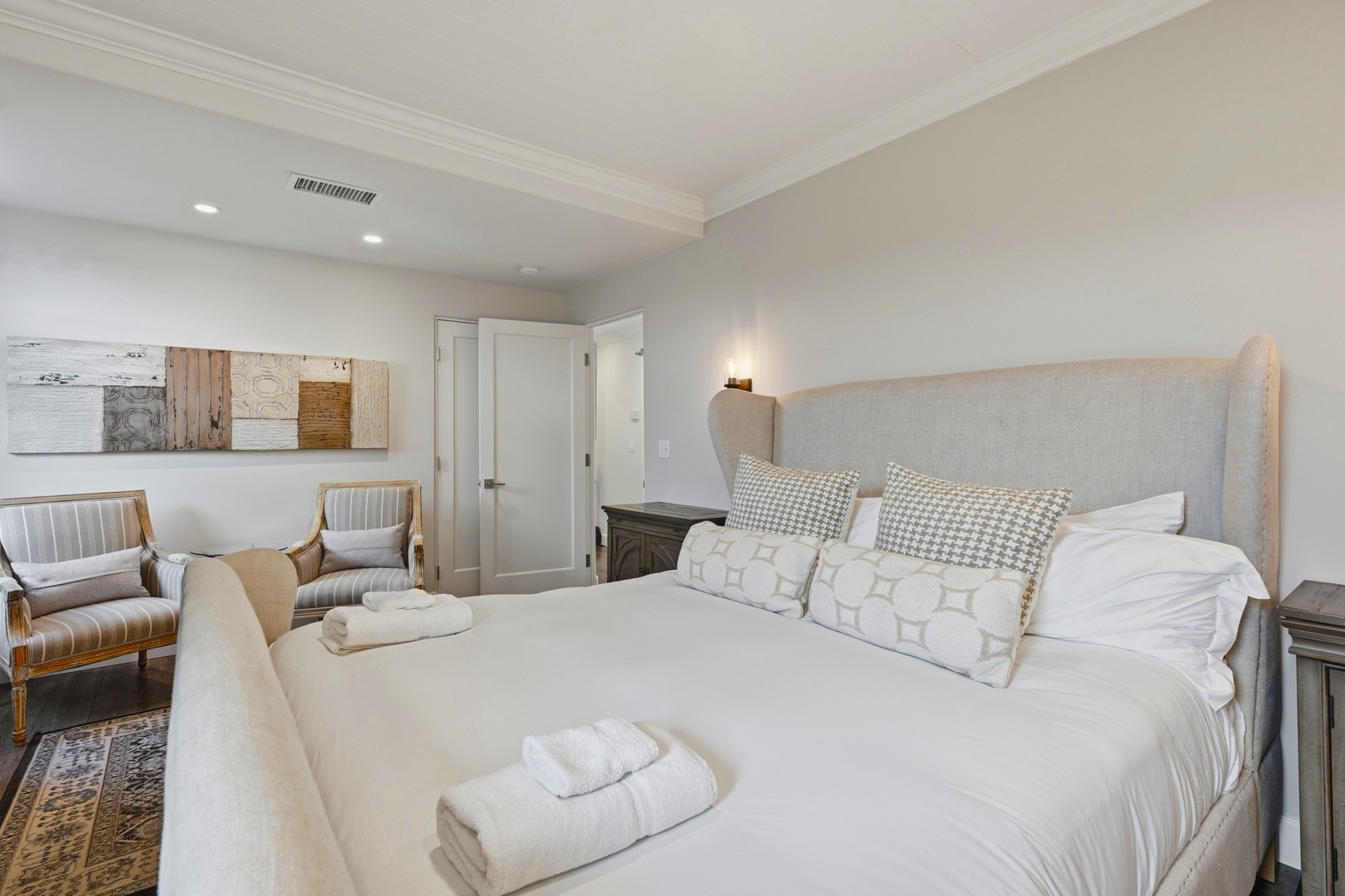 Bedroom 2 with King bed