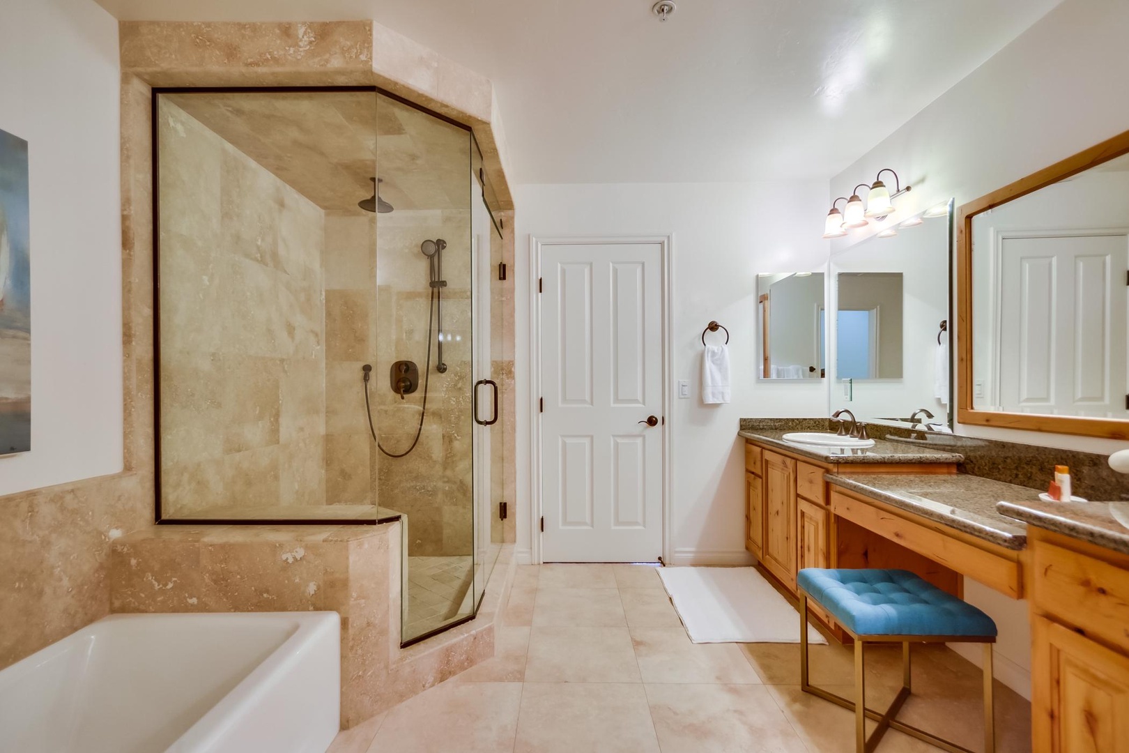 En-suite bath with walk-in shower