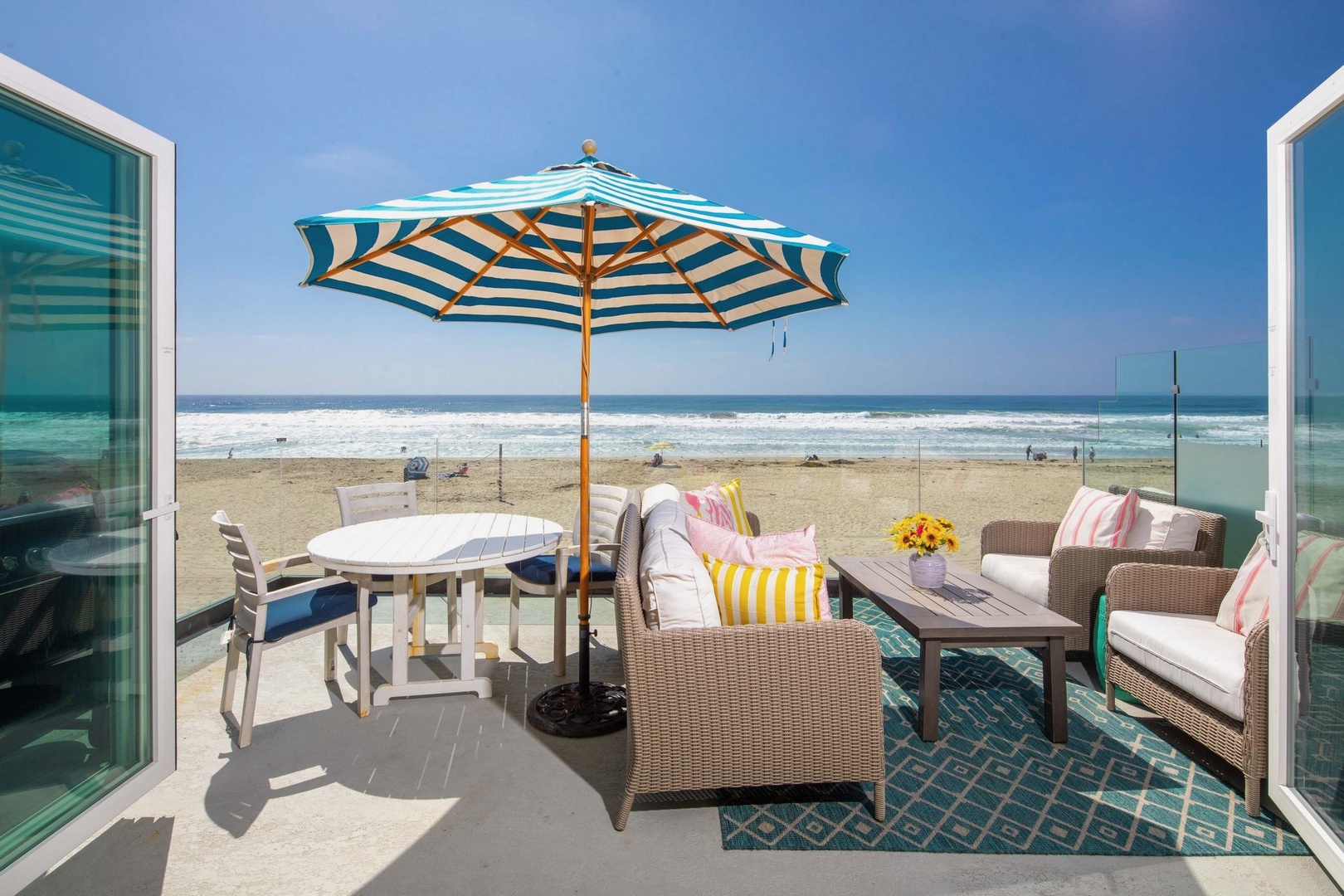 B5381 Nautica Beach House