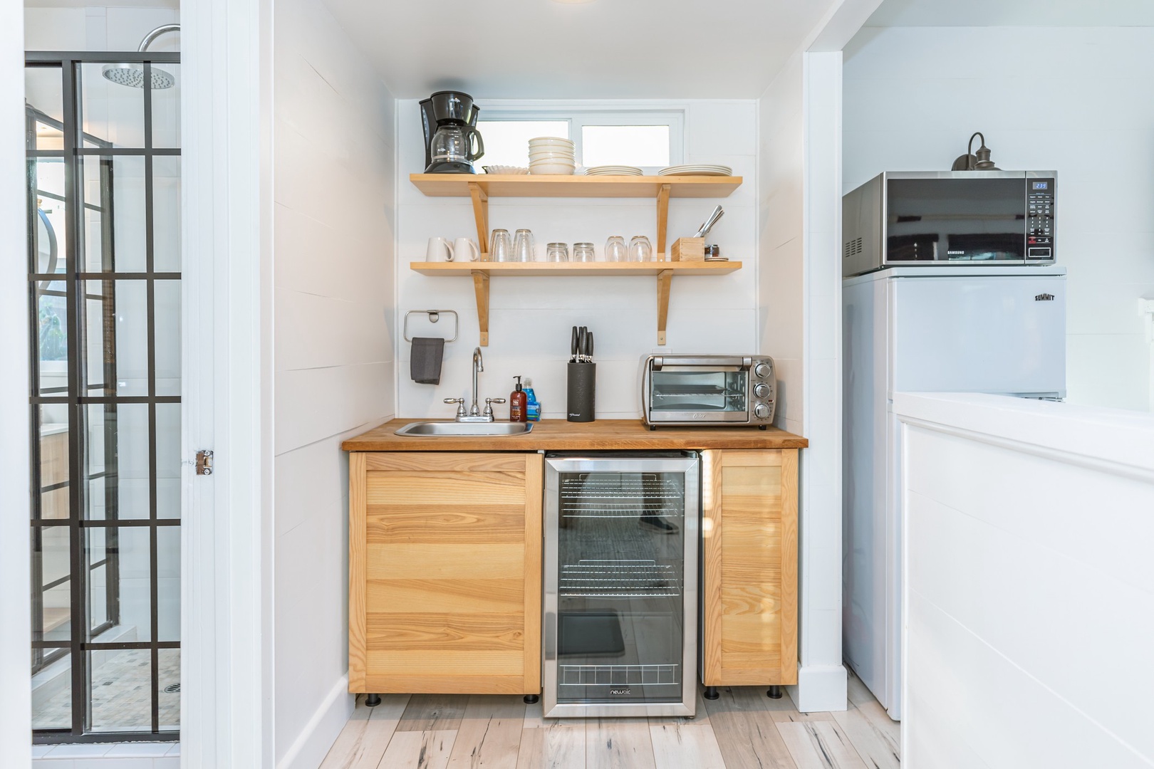 Convenient mini kitchen