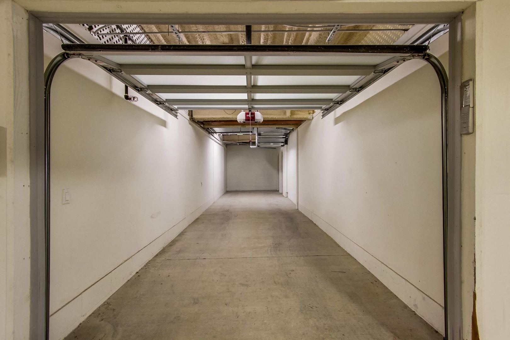 2-car tandem garage