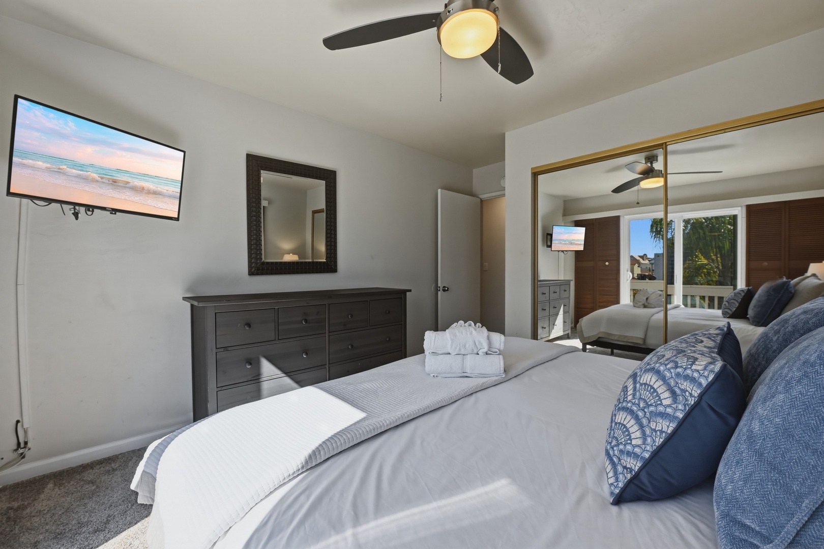 Bedroom 4 with King bed