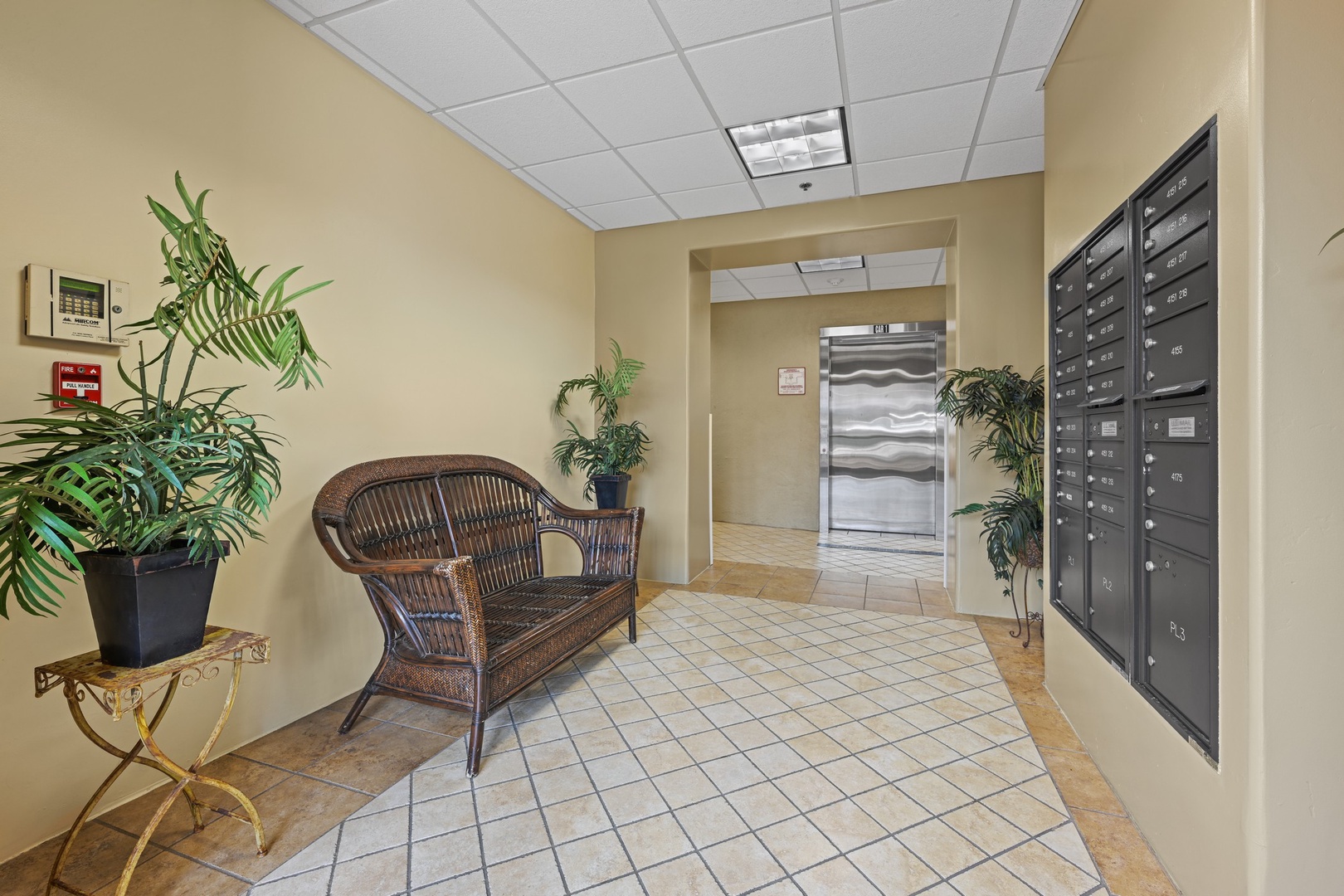 Complex entry with elevator