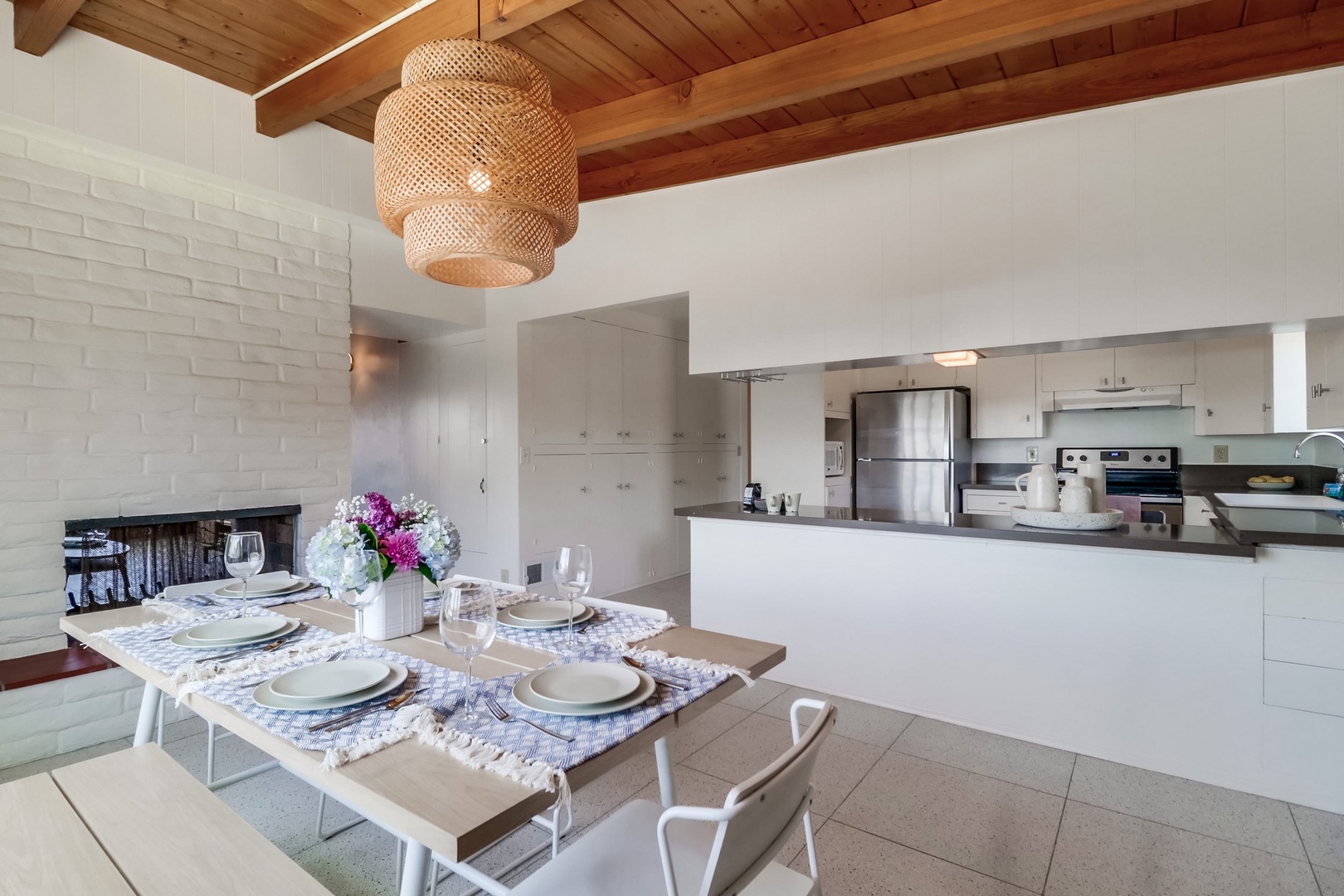 Dining Area for 6 just off kitchen