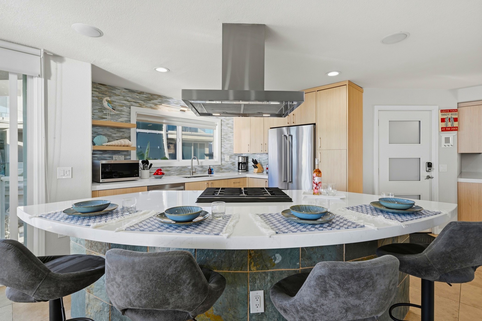 Convenient breakfast bar