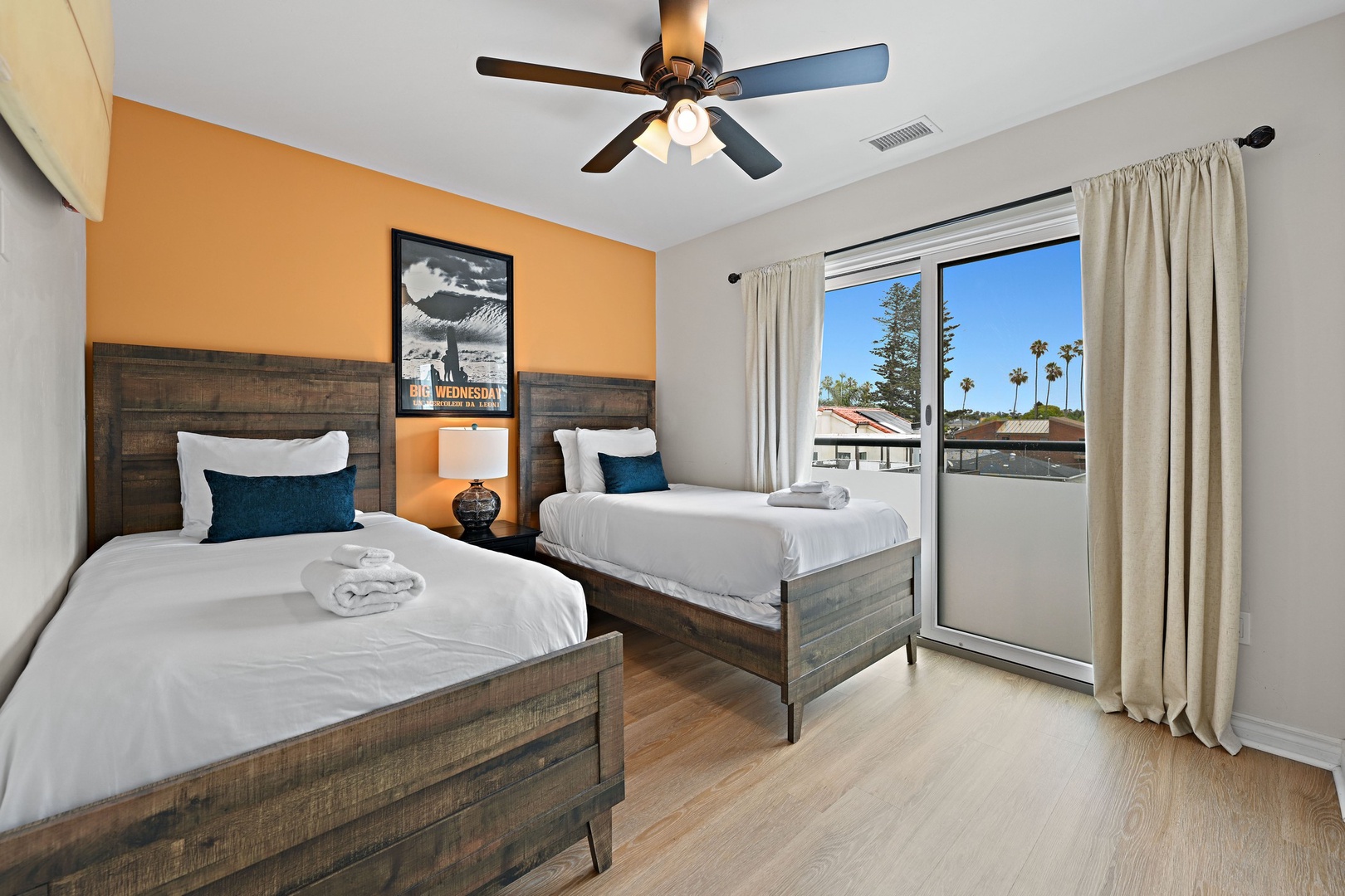Bedroom 2 with teo