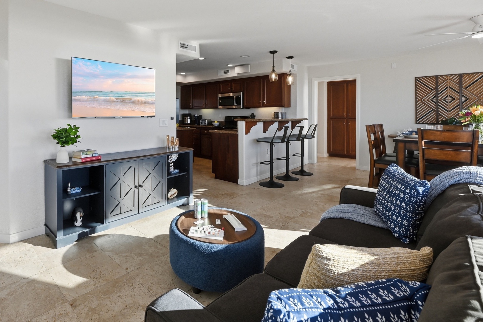 Living area towards the kitchen and dining