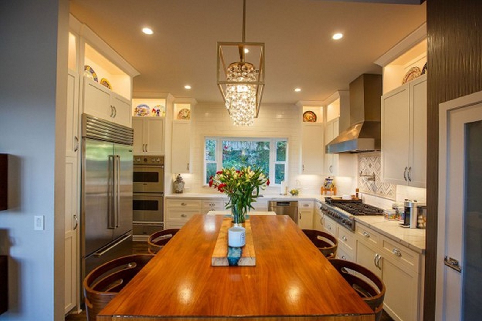 Kitchen dining table