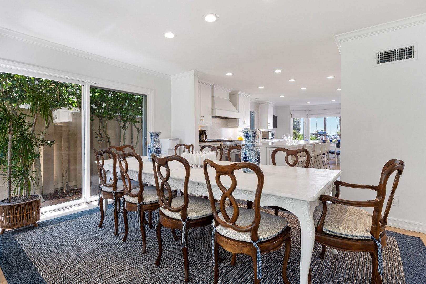 Dining area adjacent to the kitchen